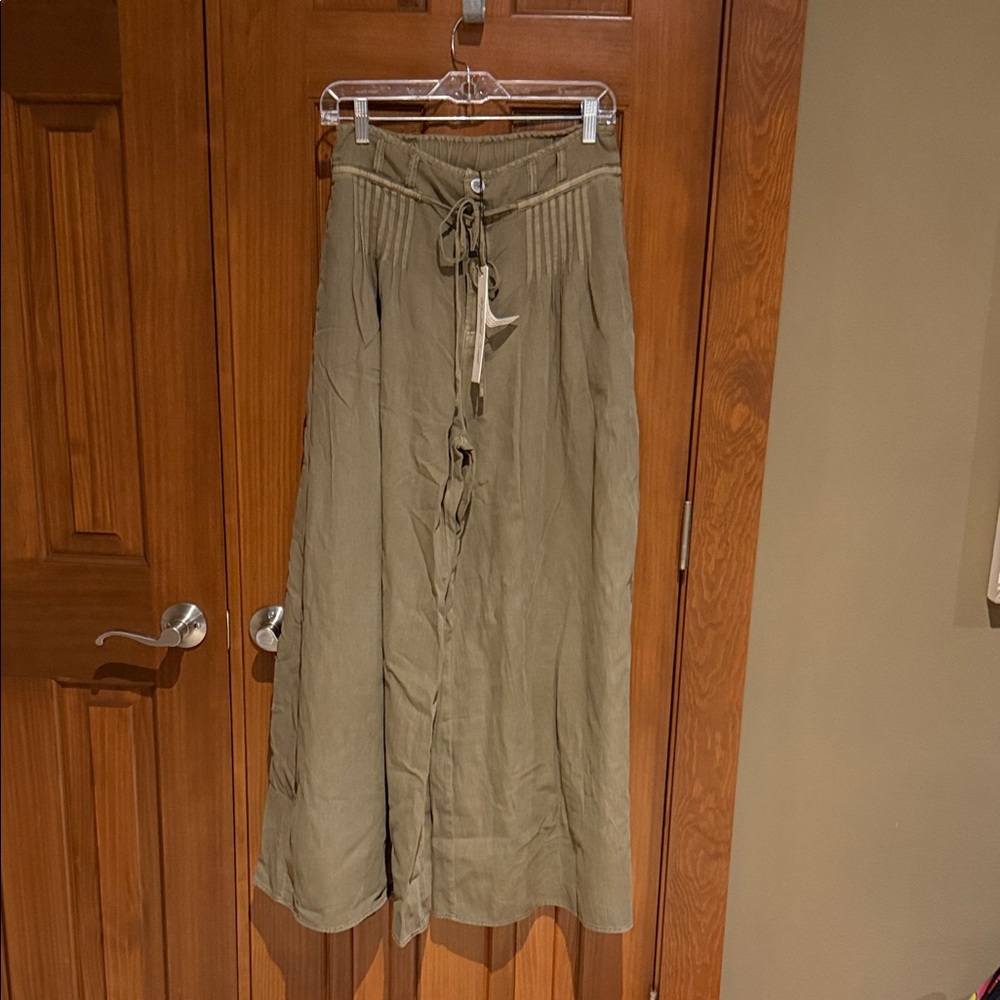 Mustard Seed Olive Green Button-Front Wide Leg Pants